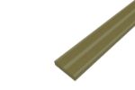 Trittstufe einer 5-stufigen Außentreppe in einer Breite von 120 cm aus massiven und druckimprägniertem Holz.
