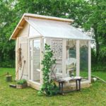Plus Gerätehaus Gewächshaus mit Glasanbau 316 x 216 x 285 cm im Garten offen Ambiente
