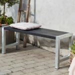 Plus Cafébank Kiefer-Fichte schwarz 127 cm wetterfeste Sitzbank im Eingangsbereich  im Hof Sardinien